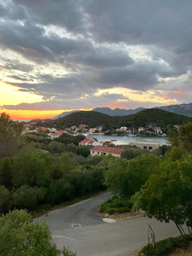 Apartmani Luka Zrnovo Zewnętrze zdjęcie