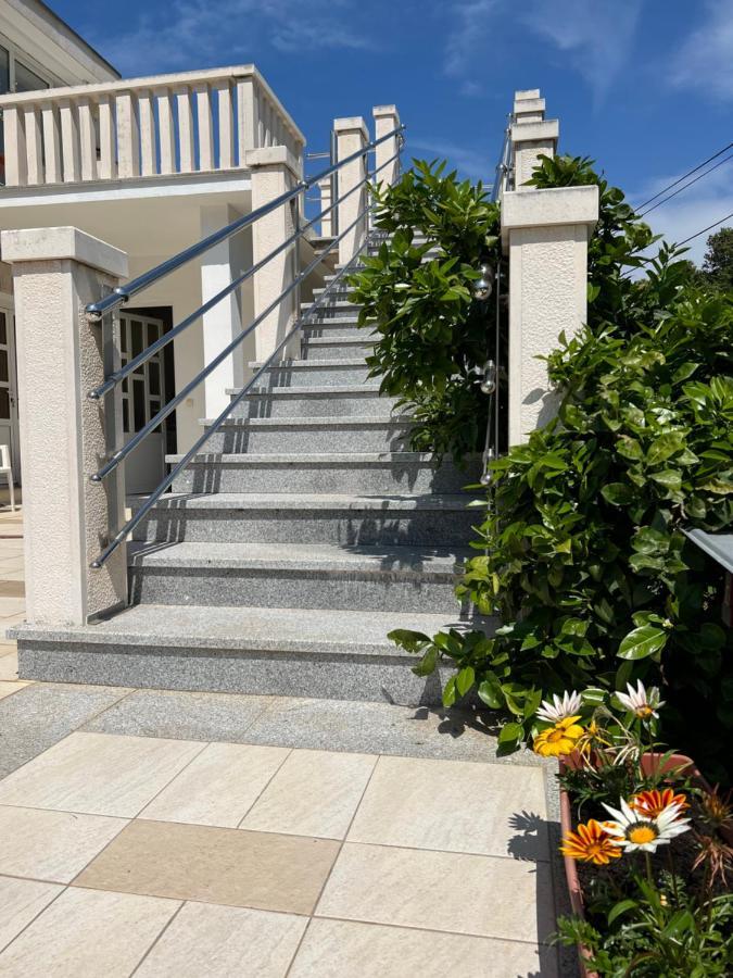 Apartmani Luka Zrnovo Zewnętrze zdjęcie